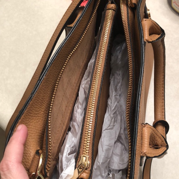 Tan handbag with long strap - Picture 2 of 2